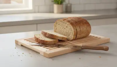 Brot Schneiden: Das richtige Schneidebrett